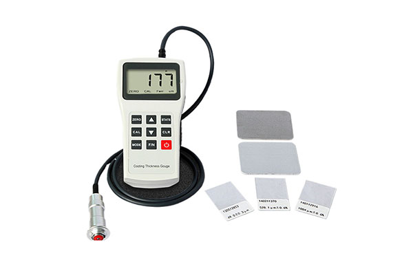 Digital coating thickness gauge layered analysis of thickness data